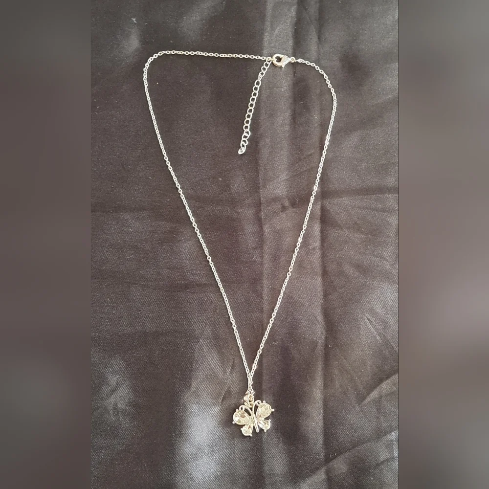Butterfly Silver Pendant Chain Necklace
